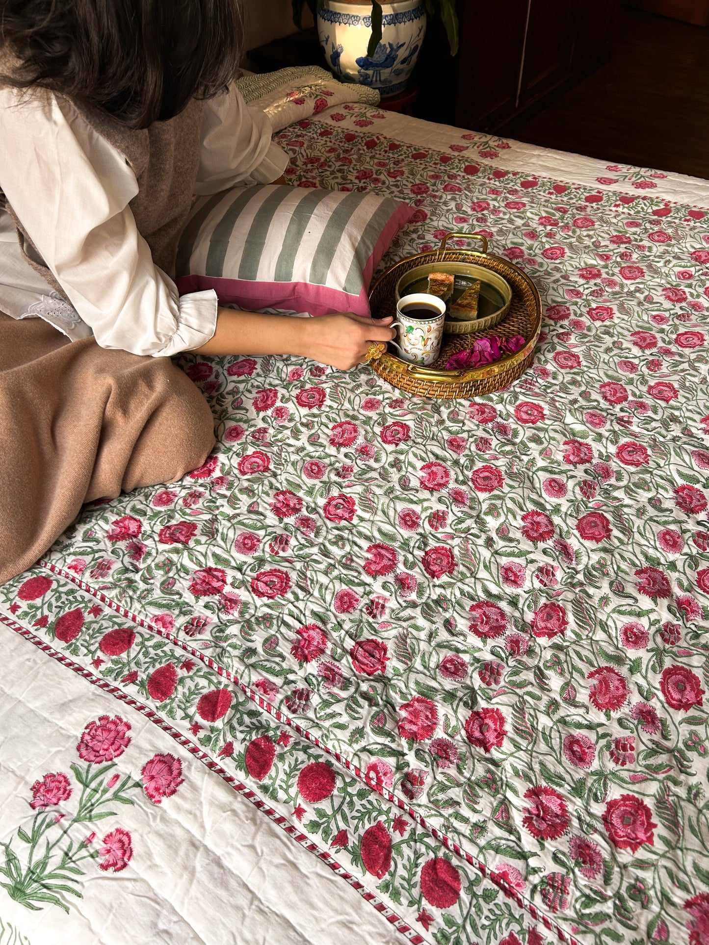 Wild Carnation Muslin Razai