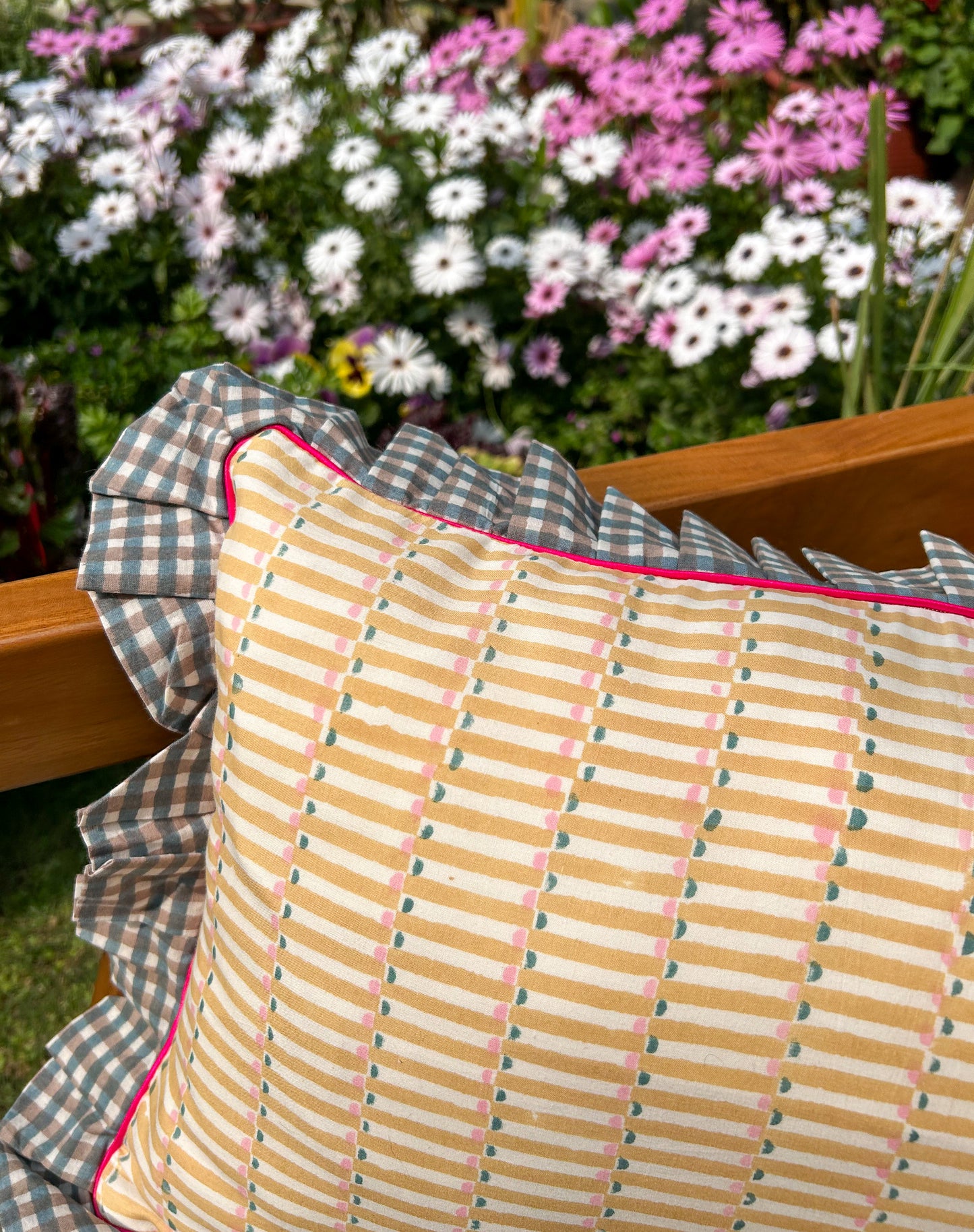 Daisy Fair Cushion Cover