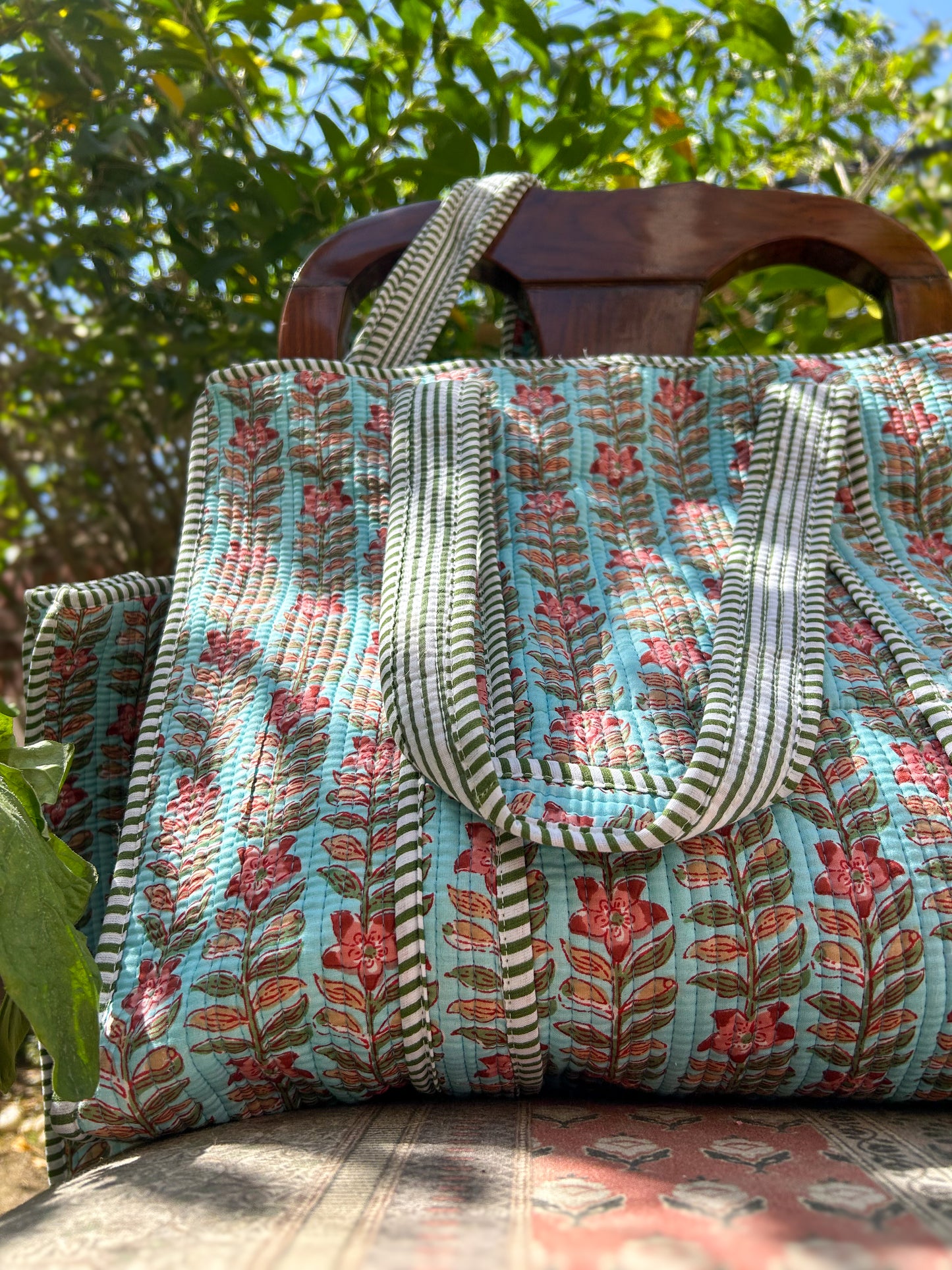 Primrose Picnic Zipper Tote
